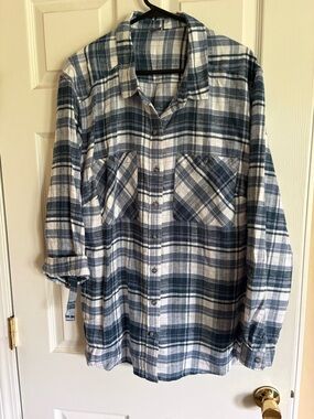 NWOT Eddie Bauer Blue and White Plaid Button-Down Shirt